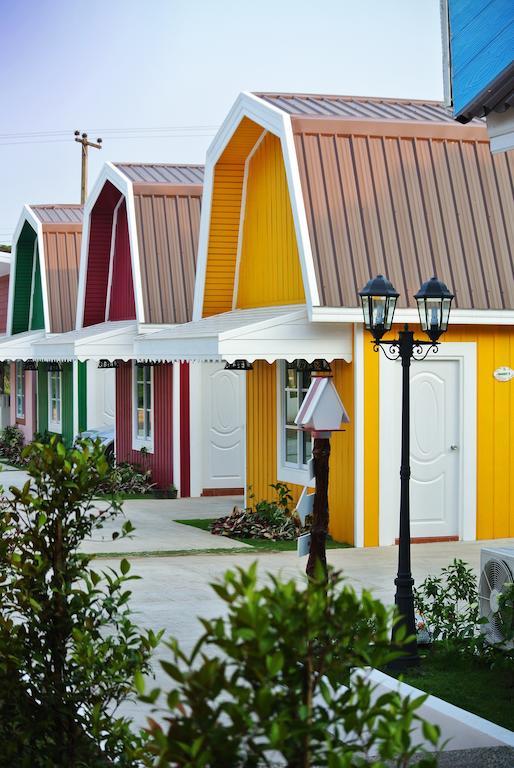Color Ville Hotel Sha Certified Sakon Nakhon Exterior photo