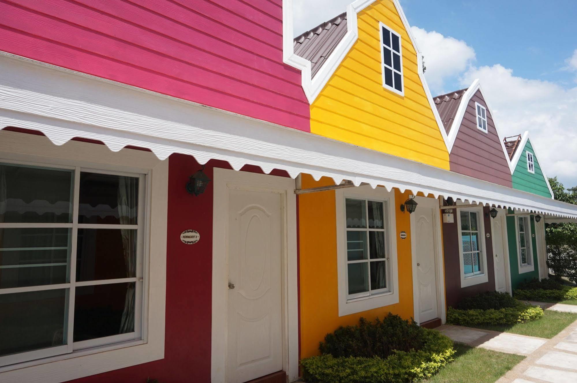 Color Ville Hotel Sha Certified Sakon Nakhon Exterior photo