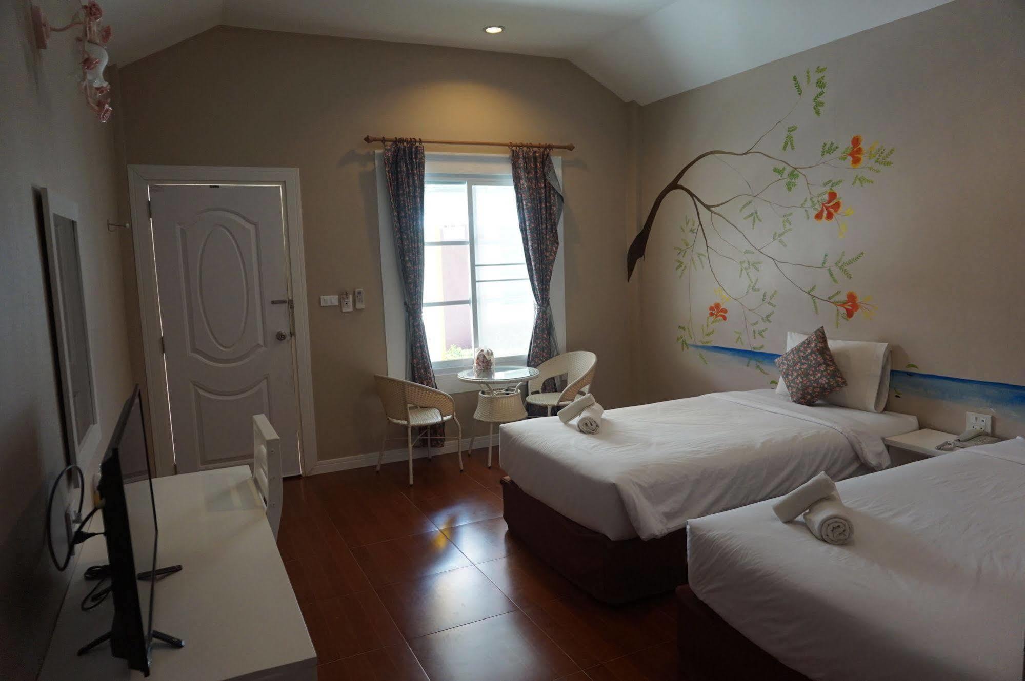 Color Ville Hotel Sha Certified Sakon Nakhon Exterior photo